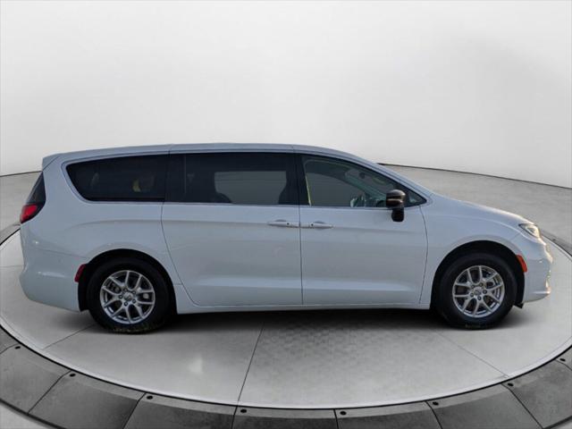 2024 Chrysler Pacifica Touring L 2024 Chrysler Pacifica Touring L