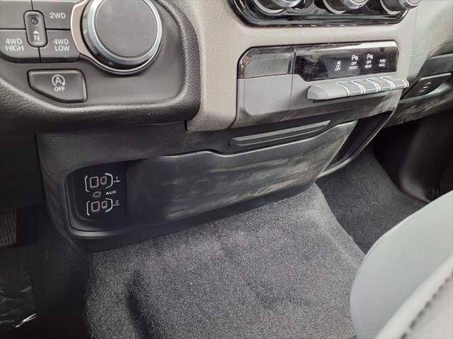 2026 Ram 1500 Tradesman Crew Cab 4x4 5'7" Box