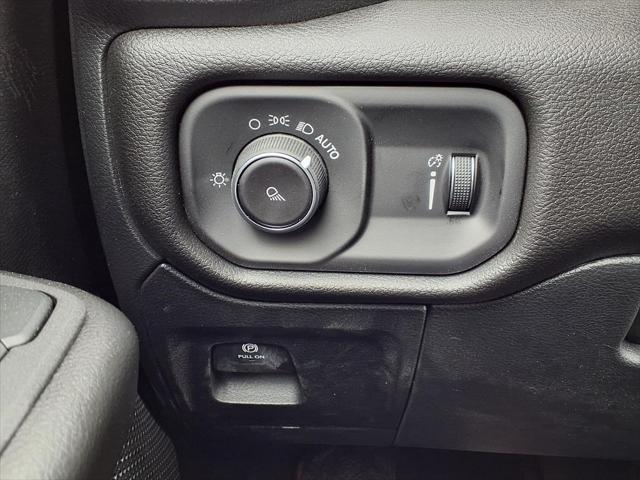 2026 Ram 1500 Tradesman Crew Cab 4x4 5'7" Box