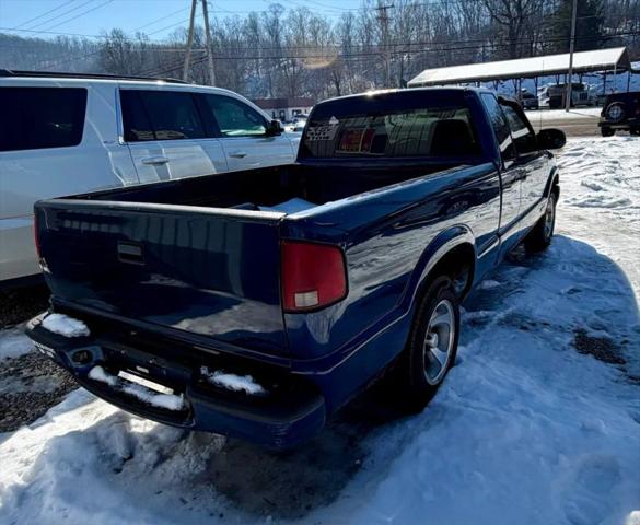 2002 Chevrolet S-10 LS