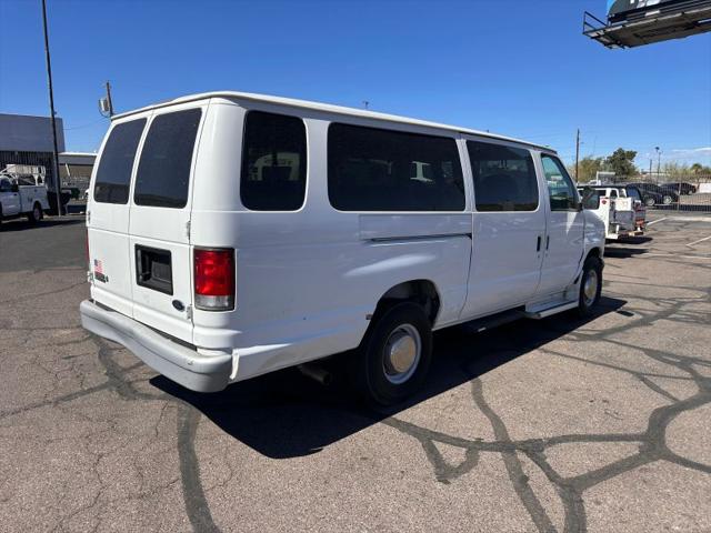 1999 Ford E-350 Super Duty Base
