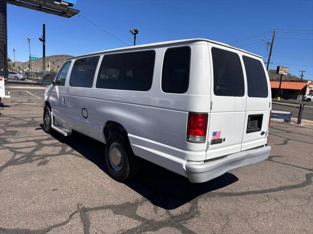 1999 Ford E-350 Super Duty Base