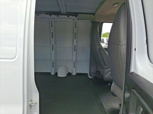2026 GMC Savana Cargo 3500 Regular Wheelbase, Work Van, RWD