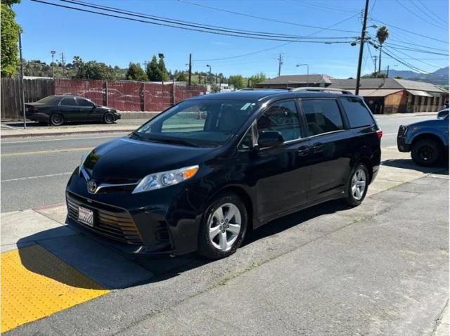 2019 Toyota Sienna LE 8 Passenger