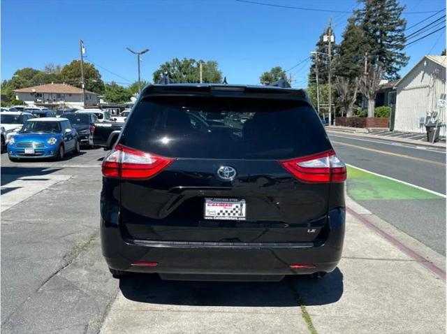 2019 Toyota Sienna LE 8 Passenger