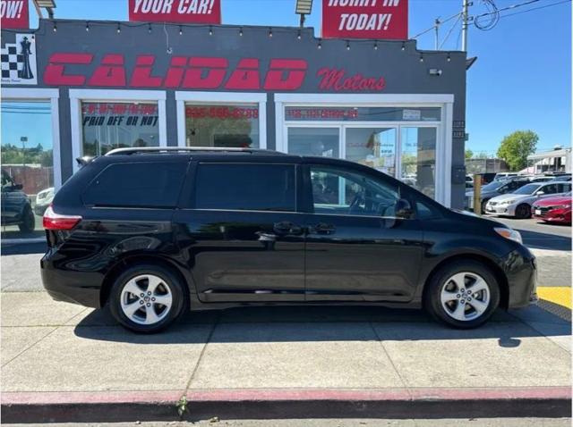 2019 Toyota Sienna LE 8 Passenger