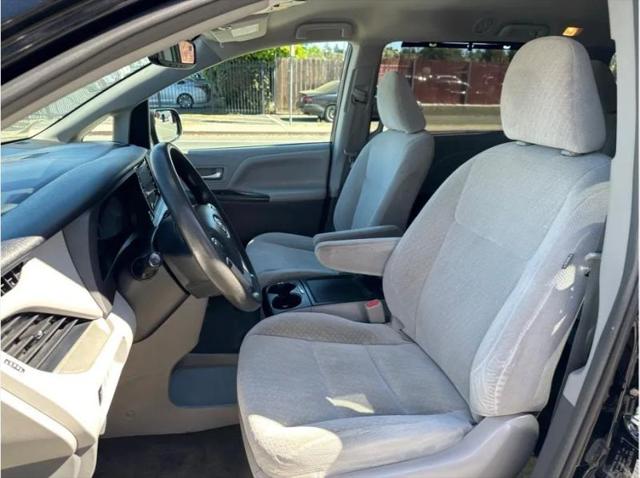 2019 Toyota Sienna LE 8 Passenger
