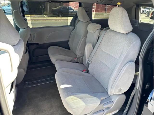 2019 Toyota Sienna LE 8 Passenger