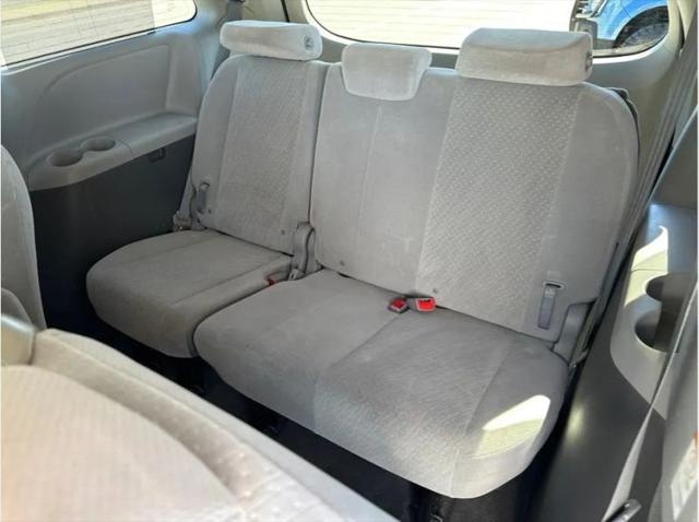 2019 Toyota Sienna LE 8 Passenger