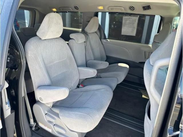 2019 Toyota Sienna LE 8 Passenger
