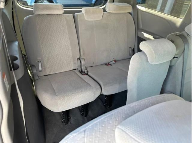 2019 Toyota Sienna LE 8 Passenger