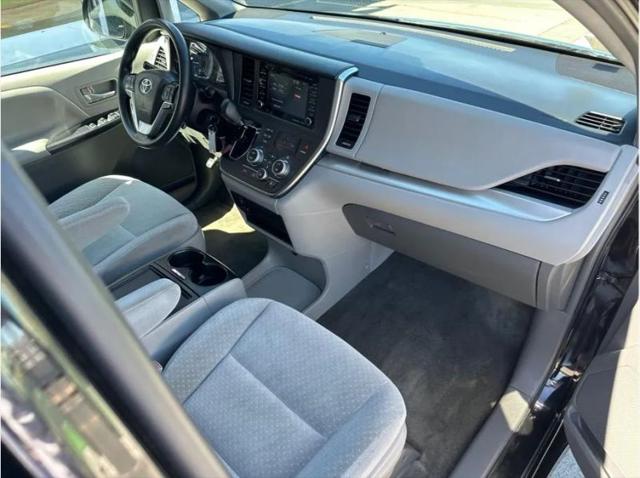 2019 Toyota Sienna LE 8 Passenger