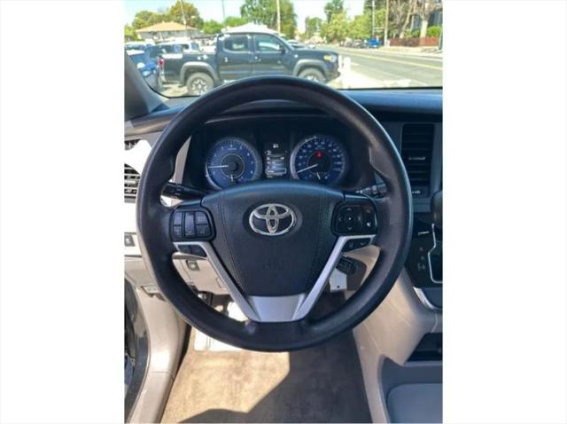 2019 Toyota Sienna LE 8 Passenger