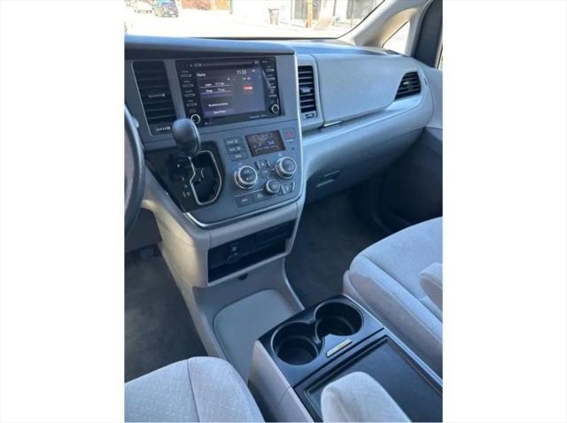 2019 Toyota Sienna LE 8 Passenger