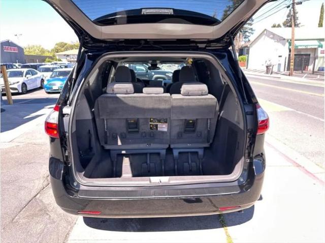 2019 Toyota Sienna LE 8 Passenger