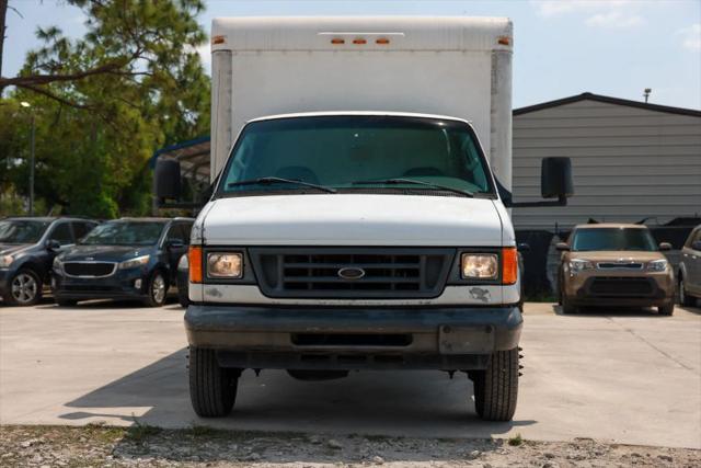 2005 Ford E-350 Cutaway Base