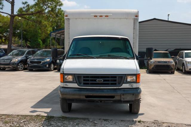 2005 Ford E-350 Cutaway Base