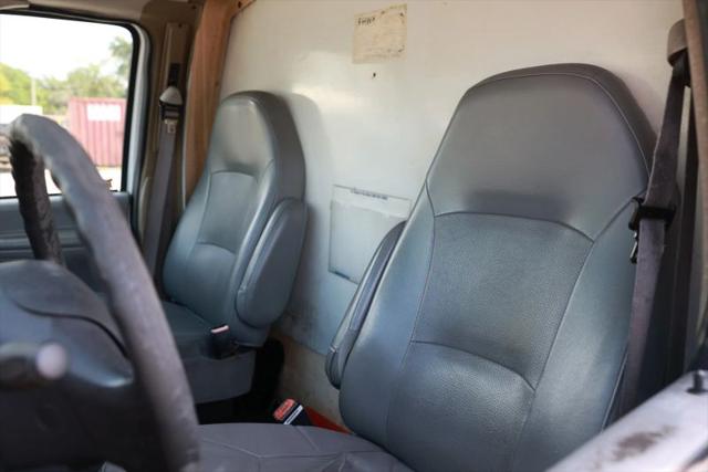2005 Ford E-350 Cutaway Base