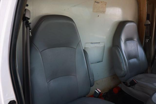 2005 Ford E-350 Cutaway Base