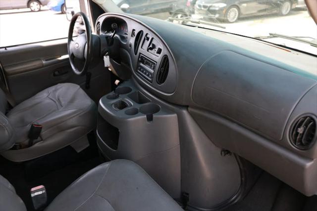 2005 Ford E-350 Cutaway Base