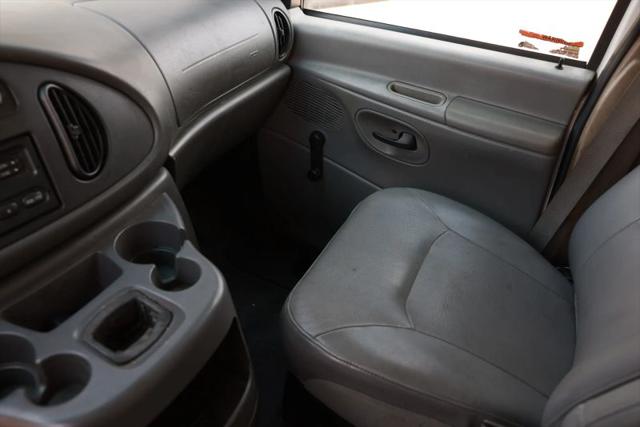 2005 Ford E-350 Cutaway Base