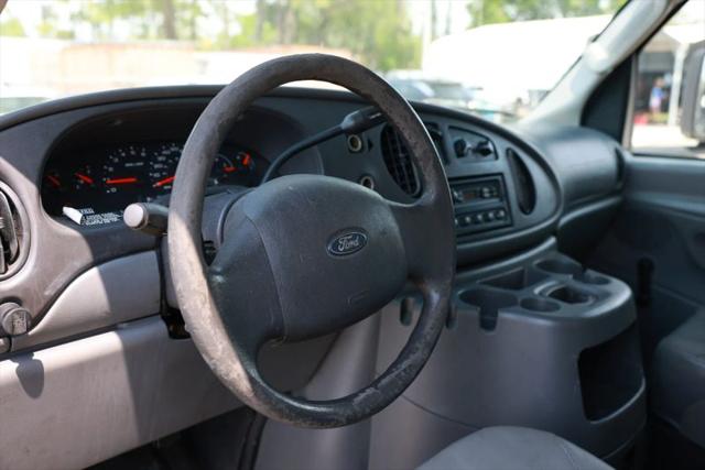 2005 Ford E-350 Cutaway Base