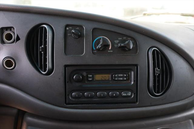 2005 Ford E-350 Cutaway Base