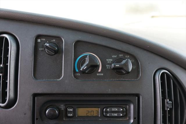 2005 Ford E-350 Cutaway Base