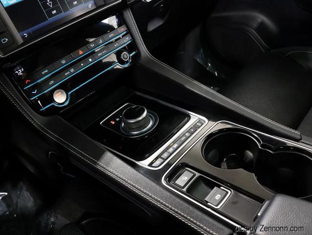 2017 Jaguar F-PACE 35t R-Sport
