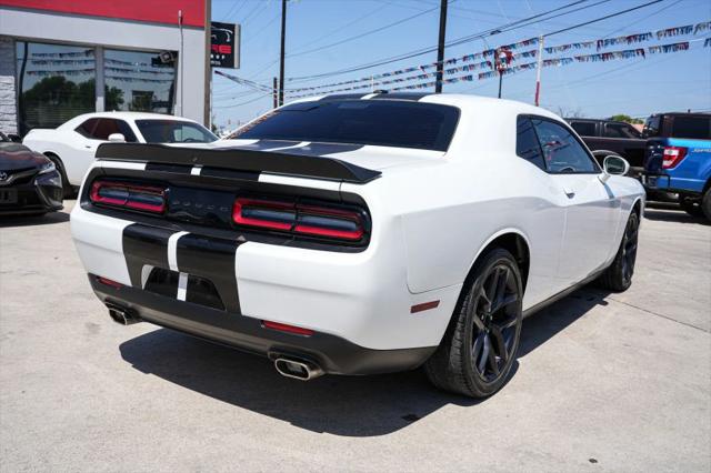 2022 Dodge Challenger SXT