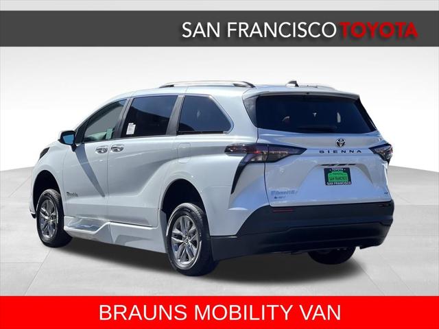 2026 Toyota Sienna XLE