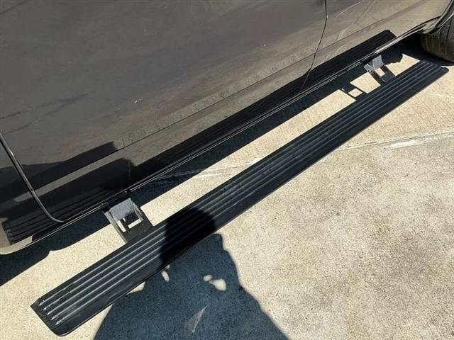2019 Ram 1500 Laramie Crew Cab 4x4 6'4" Box
