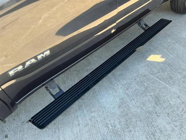 2019 Ram 1500 Laramie Crew Cab 4x4 6'4" Box