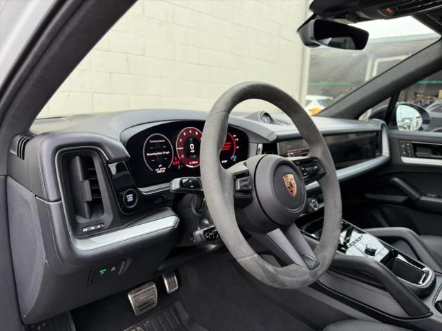 2025 Porsche Cayenne E-Hybrid S
