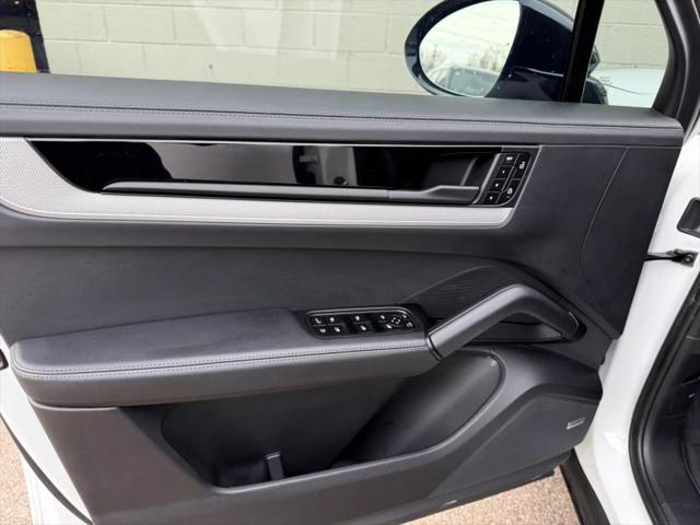 2025 Porsche Cayenne E-Hybrid S