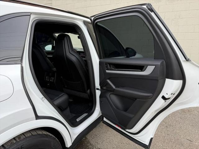 2025 Porsche Cayenne E-Hybrid S