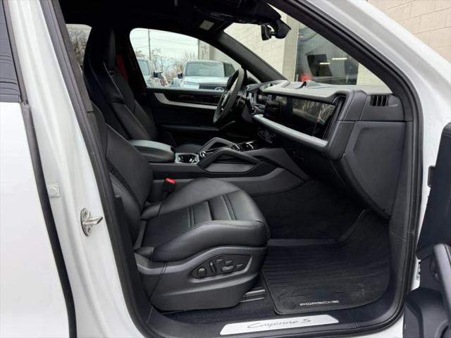 2025 Porsche Cayenne E-Hybrid S