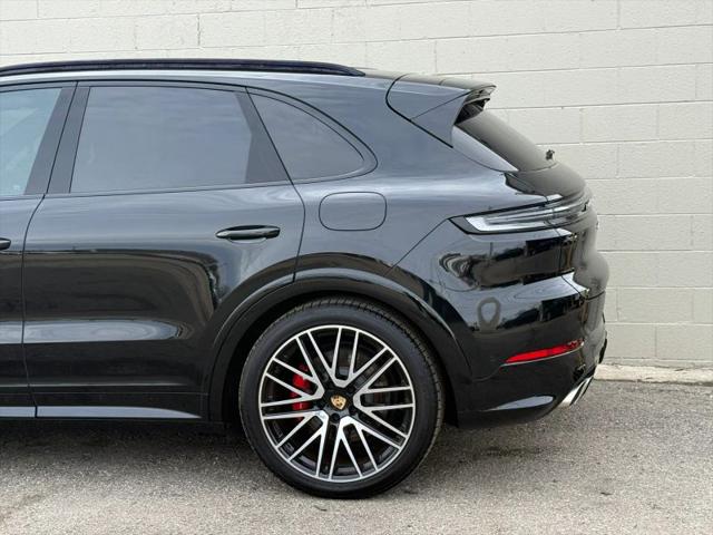 2024 Porsche Cayenne E-Hybrid Turbo