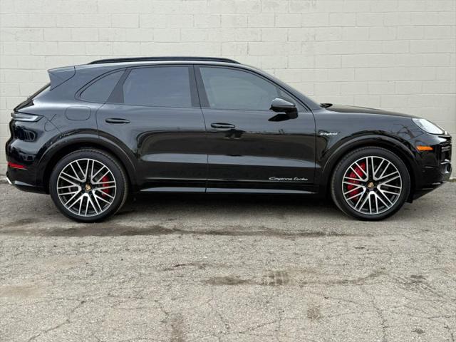 2024 Porsche Cayenne E-Hybrid Turbo