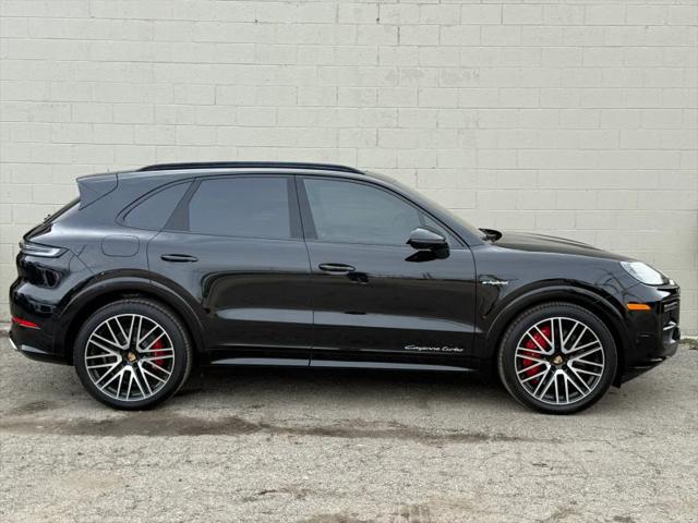 2024 Porsche Cayenne E-Hybrid Turbo