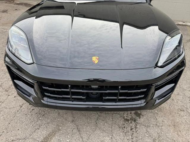 2024 Porsche Cayenne E-Hybrid Turbo