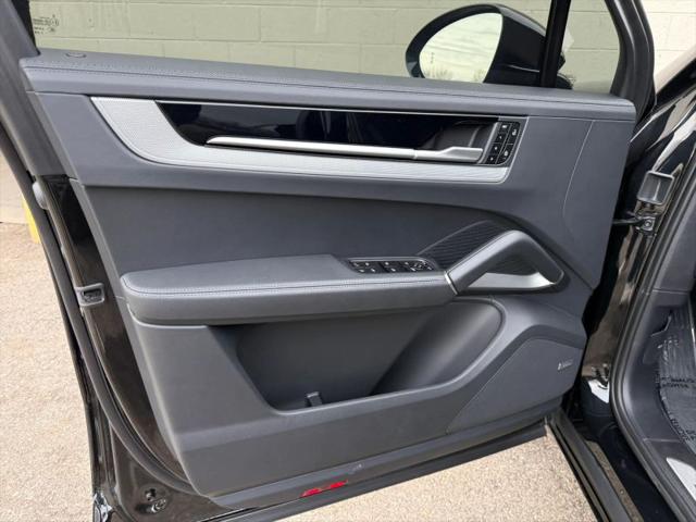 2024 Porsche Cayenne E-Hybrid Turbo
