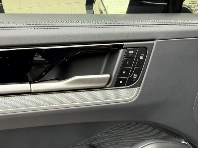 2024 Porsche Cayenne E-Hybrid Turbo