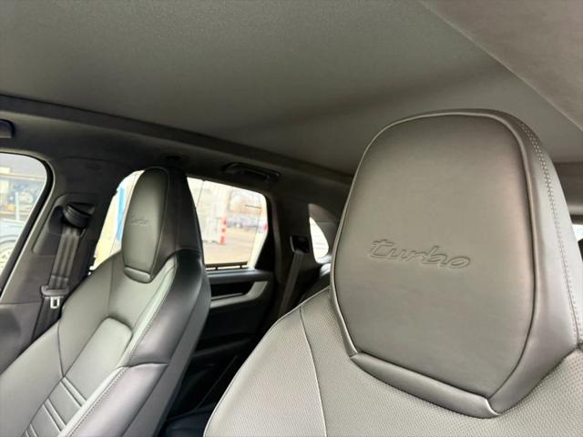 2024 Porsche Cayenne E-Hybrid Turbo