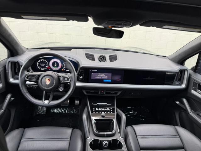 2024 Porsche Cayenne E-Hybrid Turbo