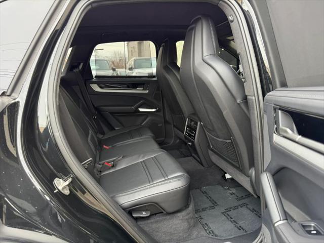2024 Porsche Cayenne E-Hybrid Turbo