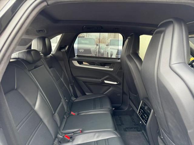 2024 Porsche Cayenne E-Hybrid Turbo