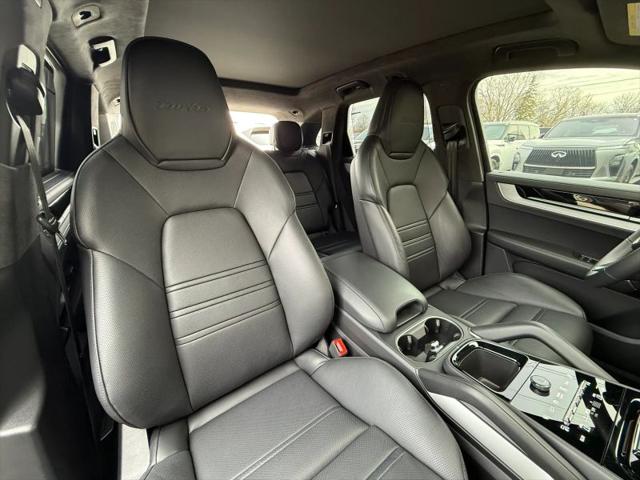 2024 Porsche Cayenne E-Hybrid Turbo