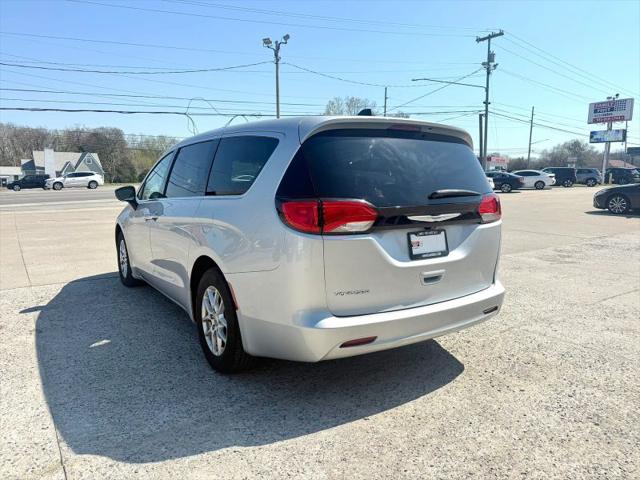 2023 Chrysler Voyager LX