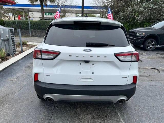 2022 Ford Escape SE Hybrid